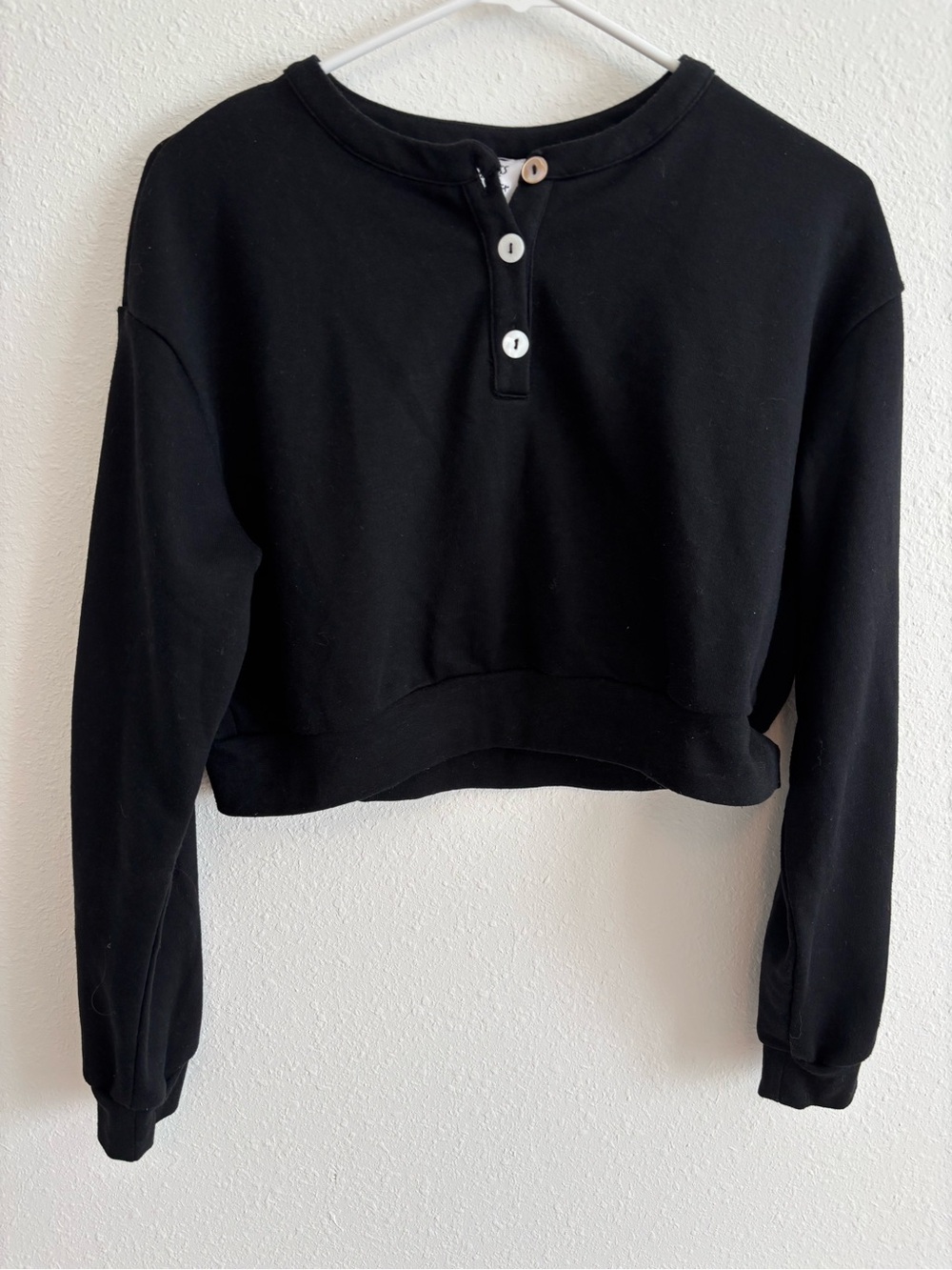 Princess Polly Black Cropped Henley Sweatshirt with Button Placket Size 4